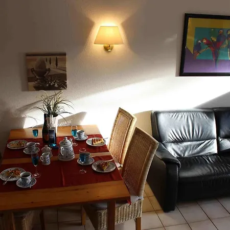 Ruhiges Ferienhaus Mit 3 Schlafzimmer - #73393